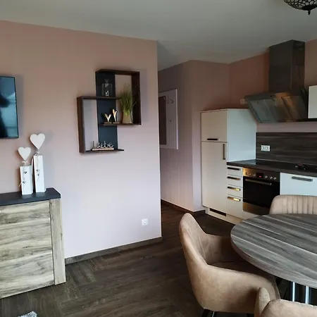 Smile, Exclusive Fuer 4 Personen In *